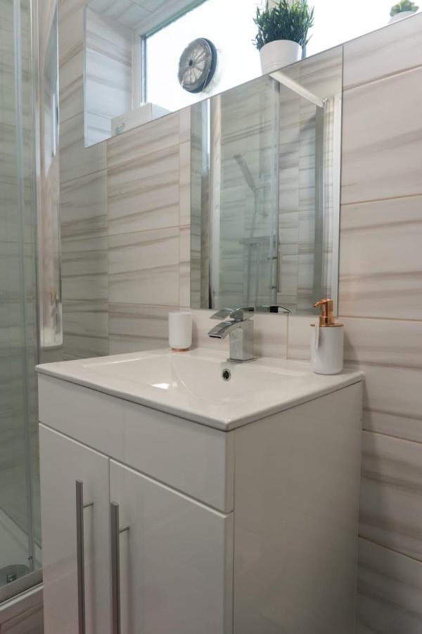 Gorgeous Ground Floor Apartment + Free Parking Manchester Exteriör bild